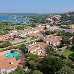 Lägenhetshotell Il Giardino Degli Oleandri Liscia di Vacca