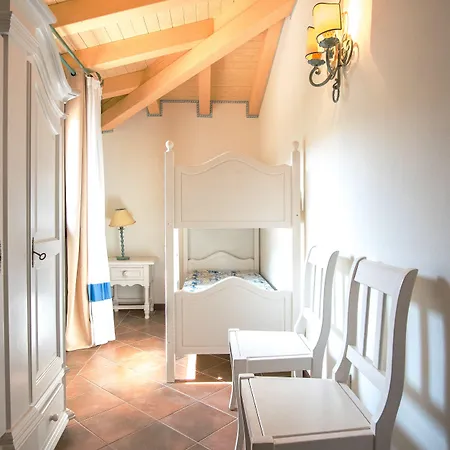 Ξενοδοχείο με διαμερίσματα Il Giardino Degli Oleandri Liscia di Vacca