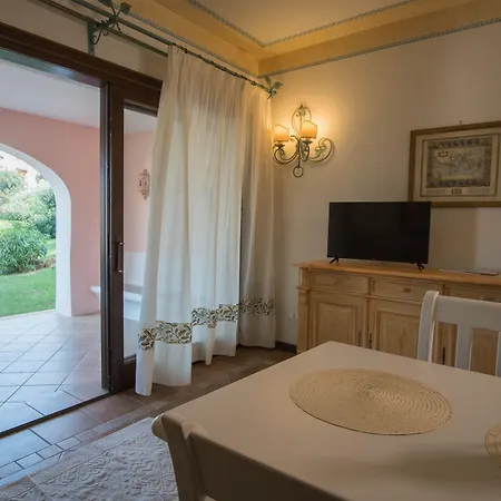 Il Giardino Degli Oleandri Aparthotel Liscia di Vacca